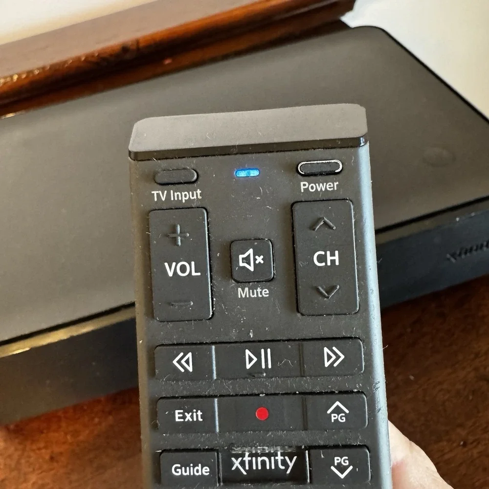 XFINITY XG2v2-P Model PACE PX022ANM HD TV Cable Box & Remote * NO CABLES *